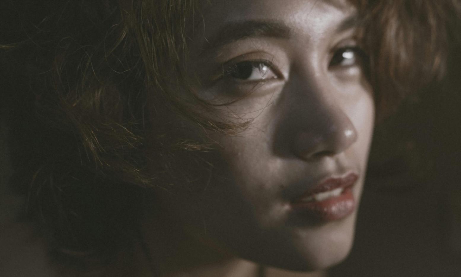 Студентська робота з денного макіяжу в природних відтінках